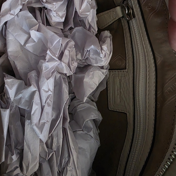 Karen Millen Cream Leather Bag with Silver Details - Picture 5 of 5